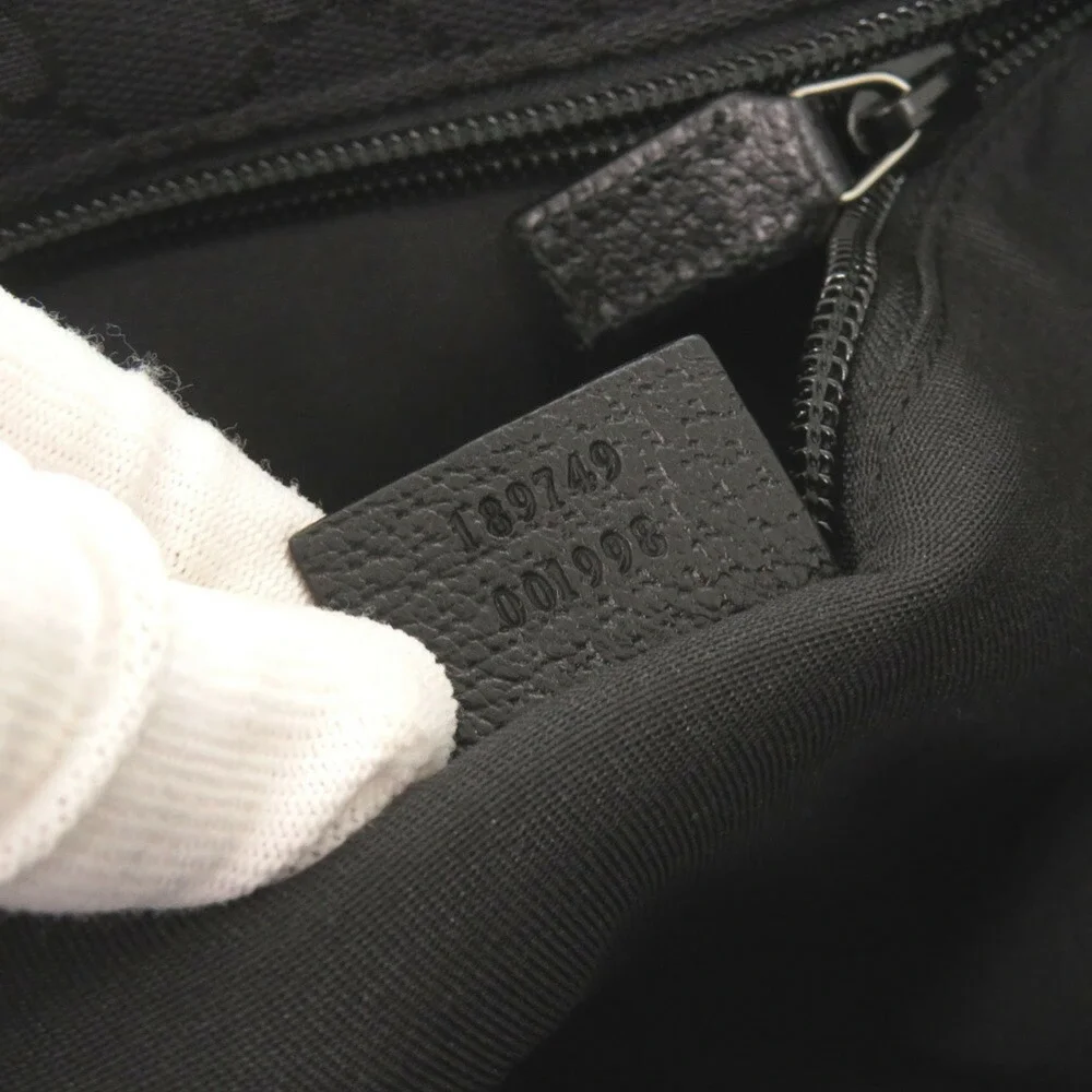 GUCCI Black Leather Shoulder Bag - Picture 10 of 11